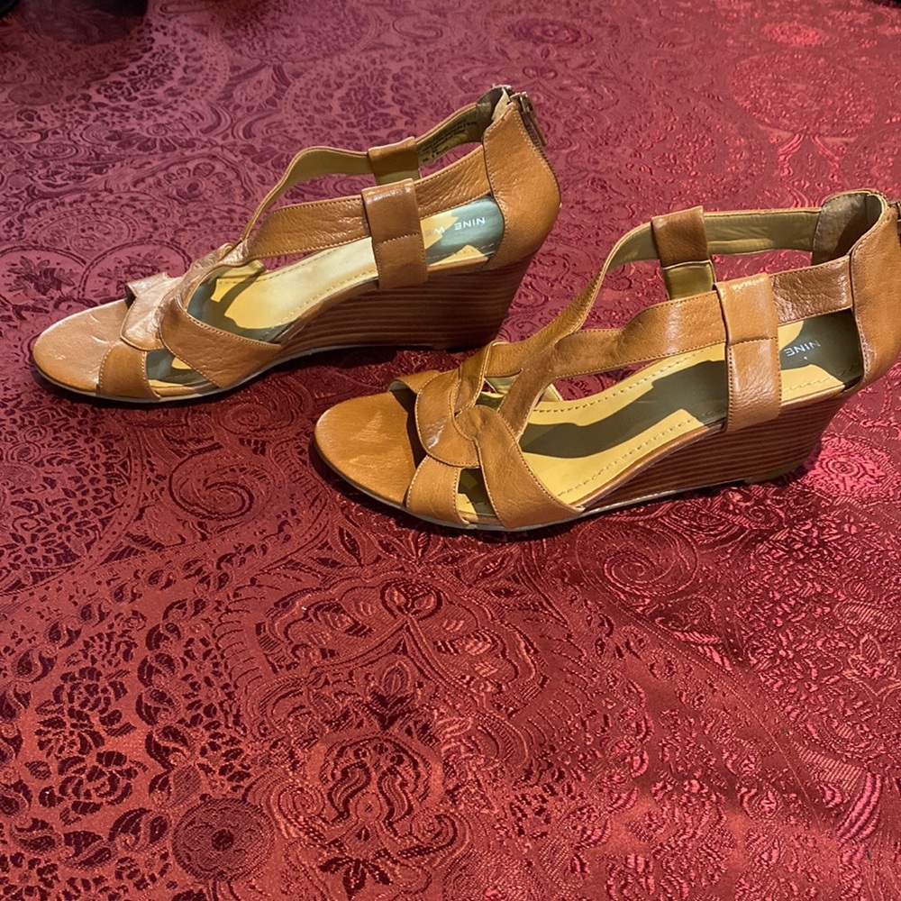 Nine West leather ladies wedge sandal size 9